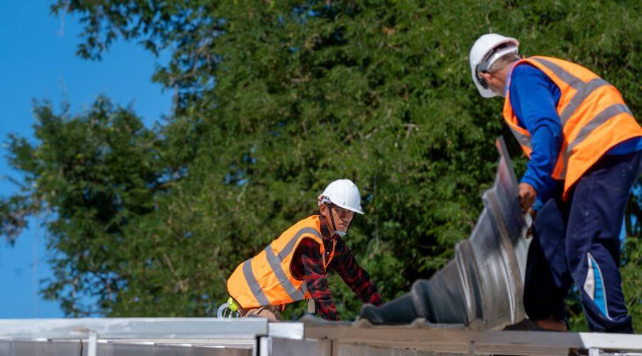 Professional gutter cleaning in Mount Meigs, AL